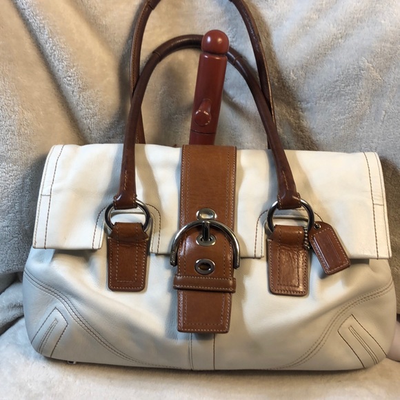 Coach Handbags - Coach Leather Purse